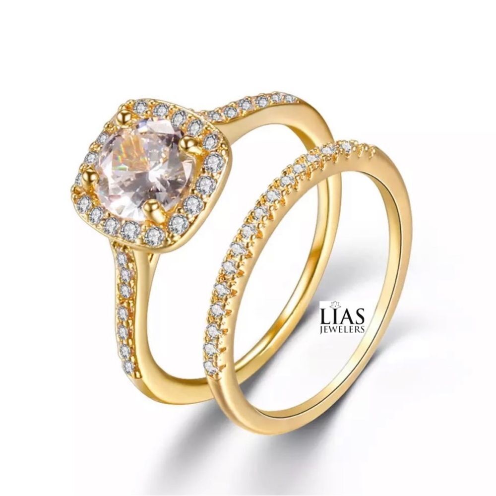 New 18k yellow gold wedding ring set